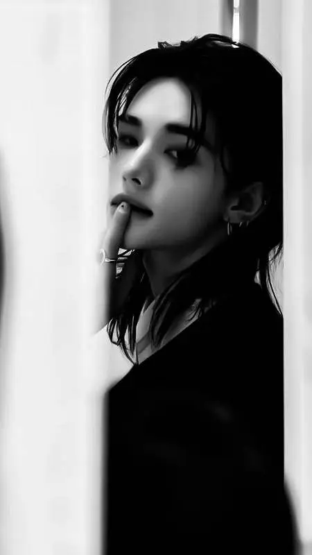 ai character: Hyunjin  background