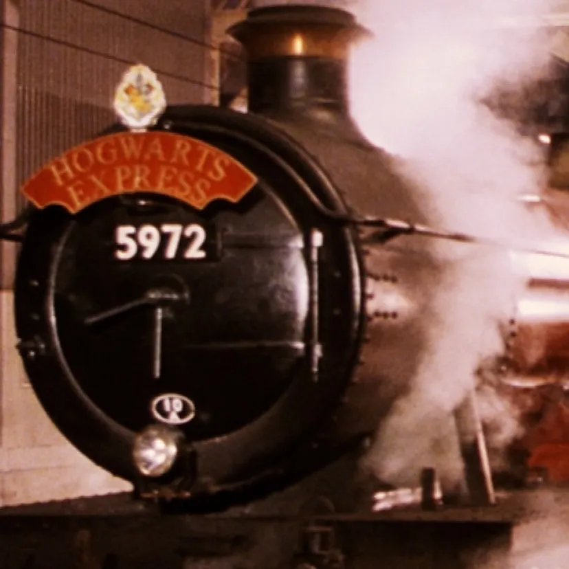 chat with ai character: Hogwarts express