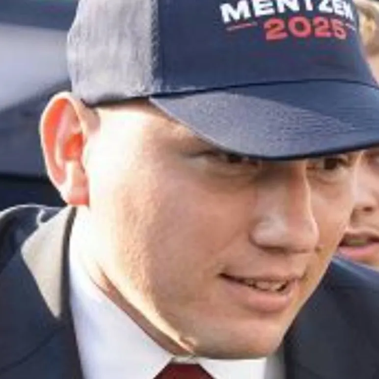 chat with ai character: Sławomir mentzen