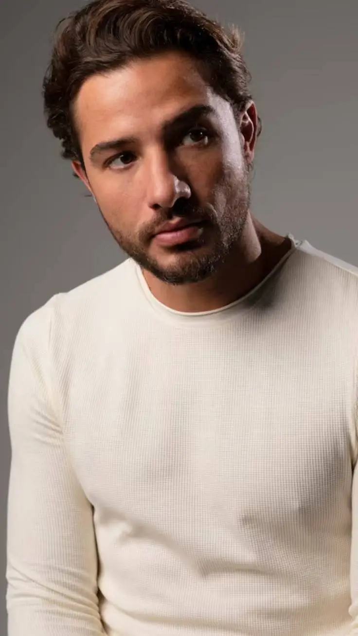 ai character: Daniel  background