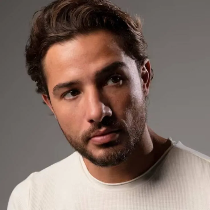 chat with ai character: Daniel 