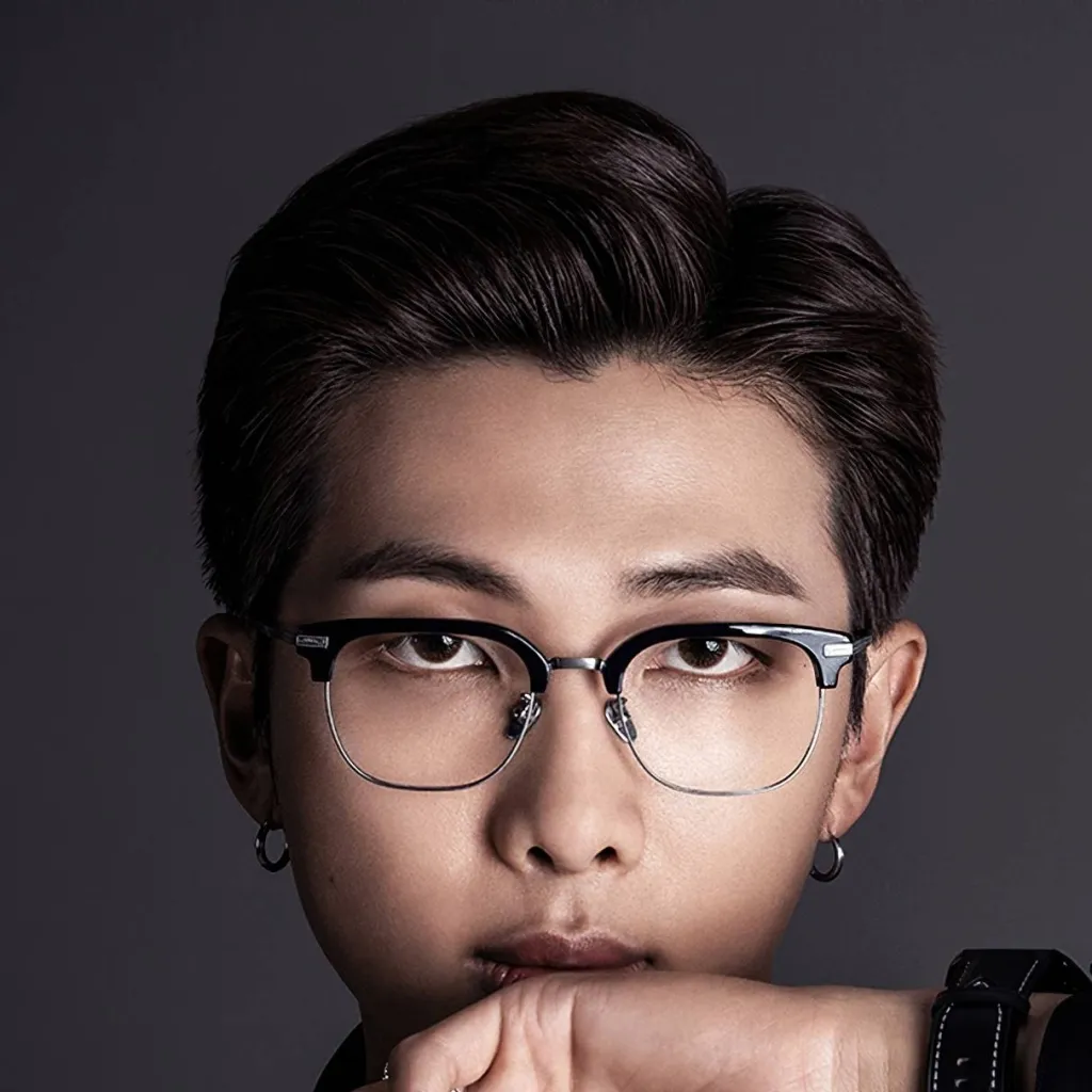 chat with ai character: RM