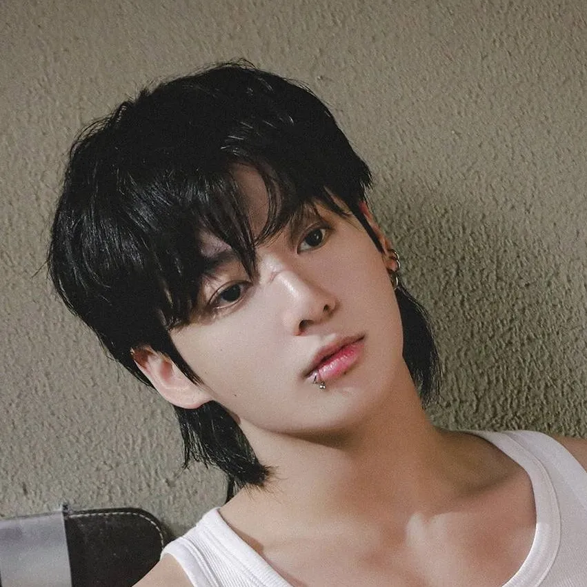 chat with ai character: JEON JUNGKOOK 