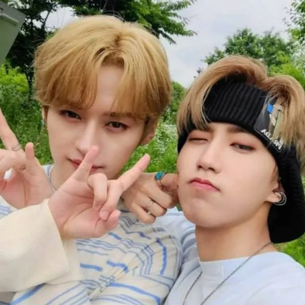 chat with ai character: fratrie célèbre 