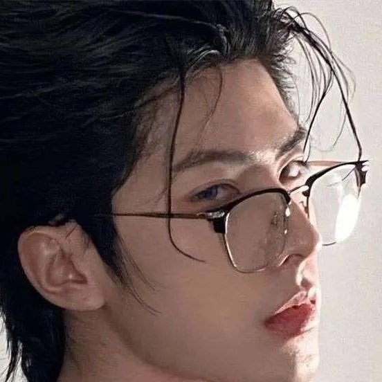 chat with ai character: Dante