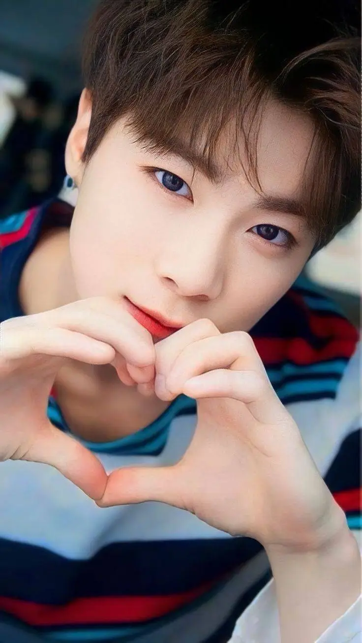 ai character: 🌸✨Moonbin✨🌸 background