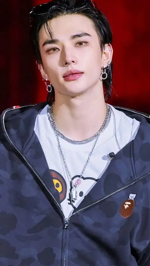 ai character: HWANG HYUNJIN  background