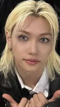 ai character: lee Felix  background
