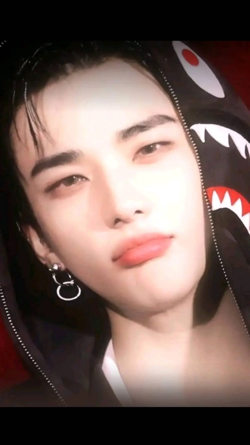 ai character: Hwang Hyunjin  background