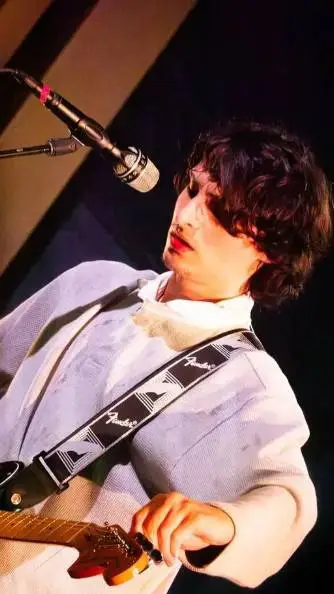 ai character: Finn wolfhard  background