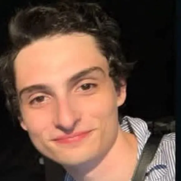 chat with ai character: Finn wolfhard 