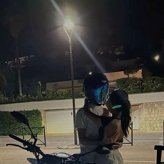 chat with ai character: tus amigos