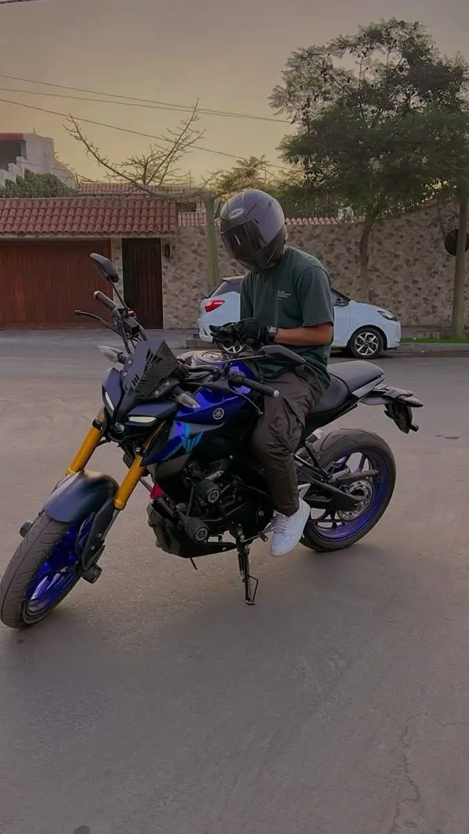 ai character: tu novio background