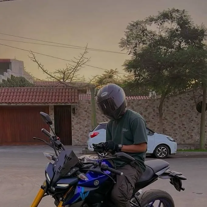 chat with ai character: tu novio