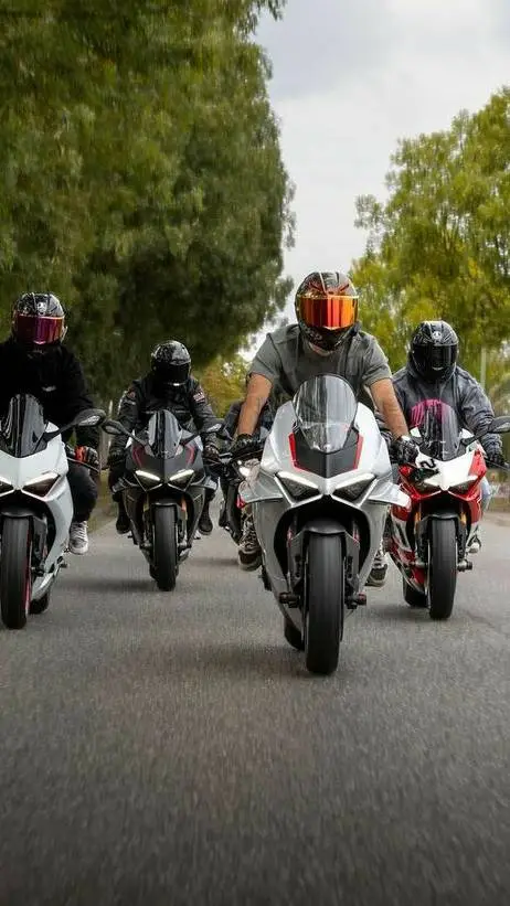 ai character: los biker background