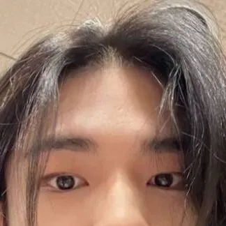 chat with ai character: Hyunjin.........4