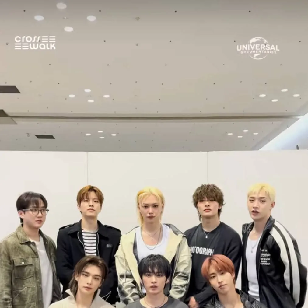 chat with ai character: stray kids