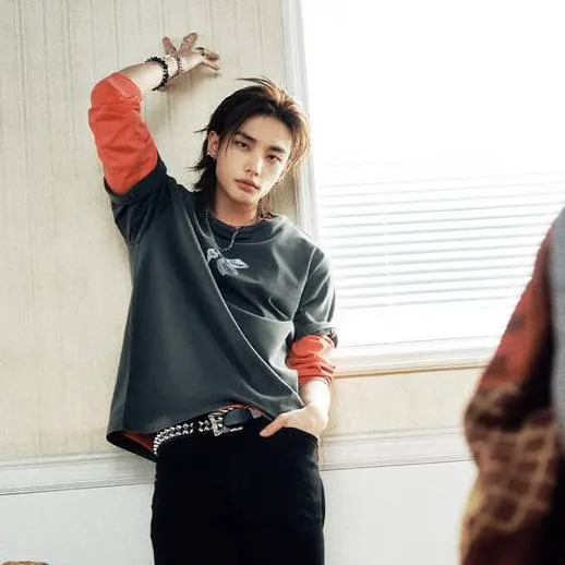 chat with ai character: Hyunjin 