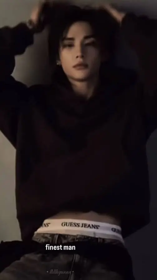ai character: Hyunjin  background