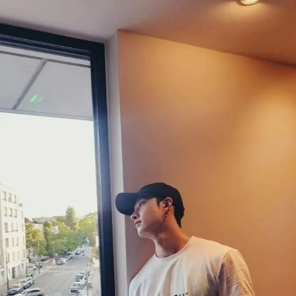 chat with ai character: Bangchan🖤💍🕊