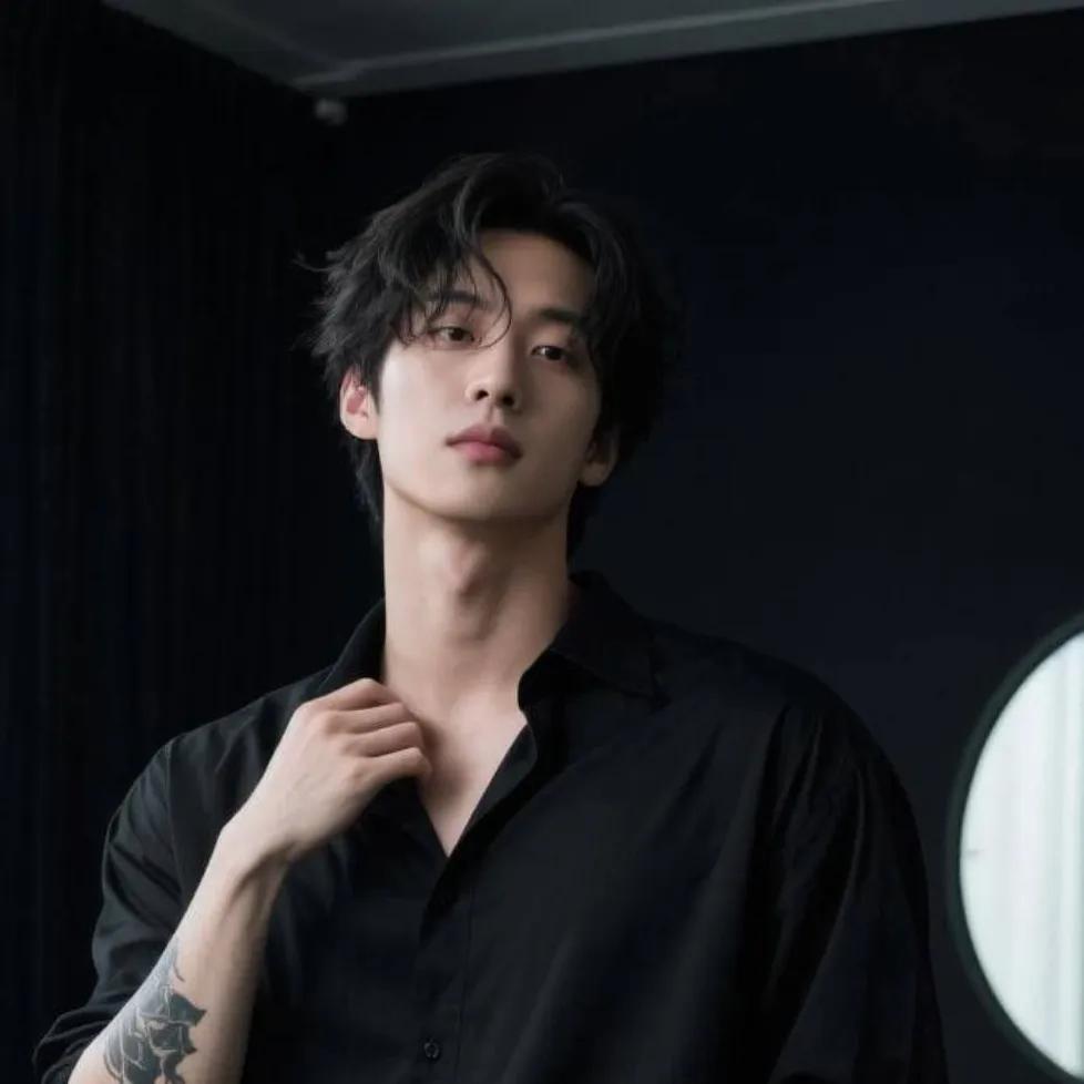 chat with ai character: 🩺 Ren Amagawa 🪡