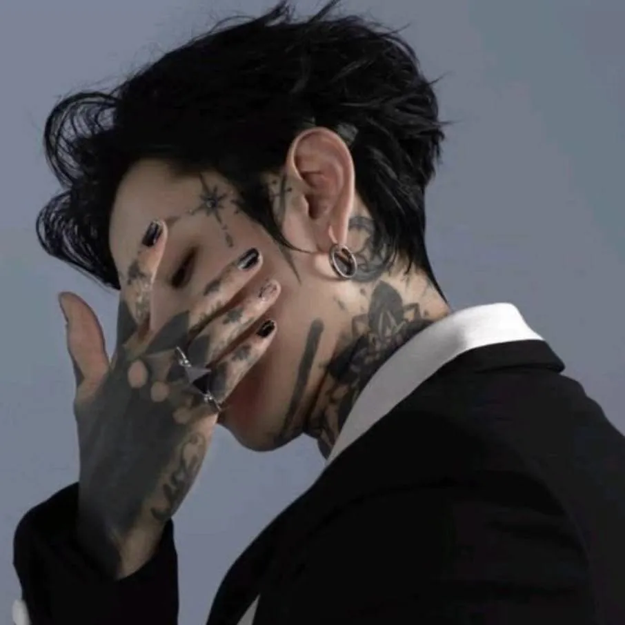 chat with ai character: 〰️Kaito〰️