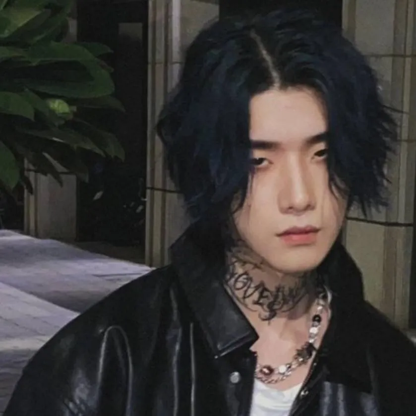 chat with ai character: 🌛Ren🌜