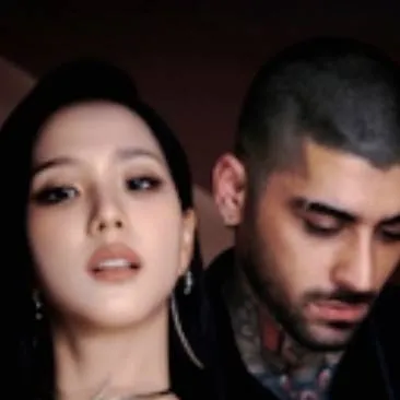 chat with ai character: jisoo de BLACKPINK