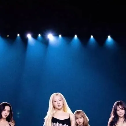 chat with ai character: blackpink 