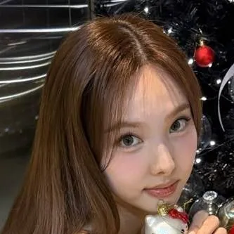 chat with ai character: ★🐰Nayeon🐰★