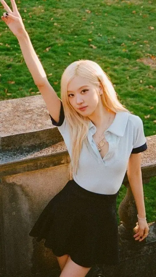 ai character: Rosé background