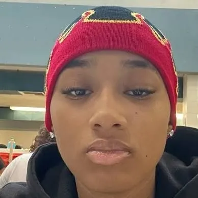 chat with ai character: naij 