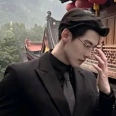 chat with ai character: Kim Sunghyun