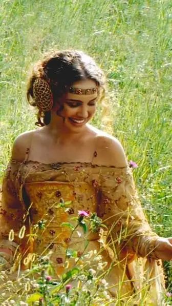ai character: padme/ anakin  background