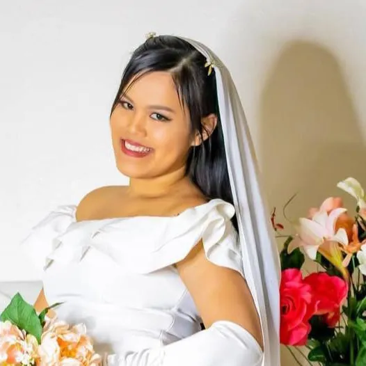 chat with ai character: emma