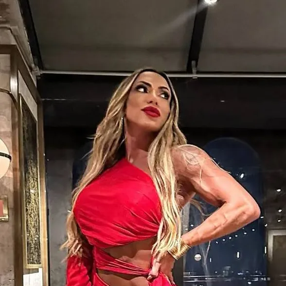 chat with ai character: Rennie