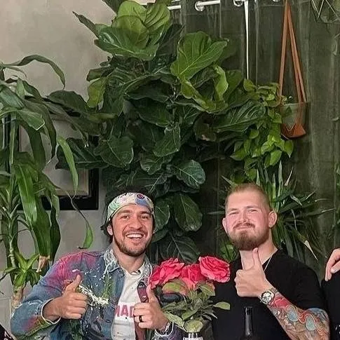 chat with ai character: eddie and narrator