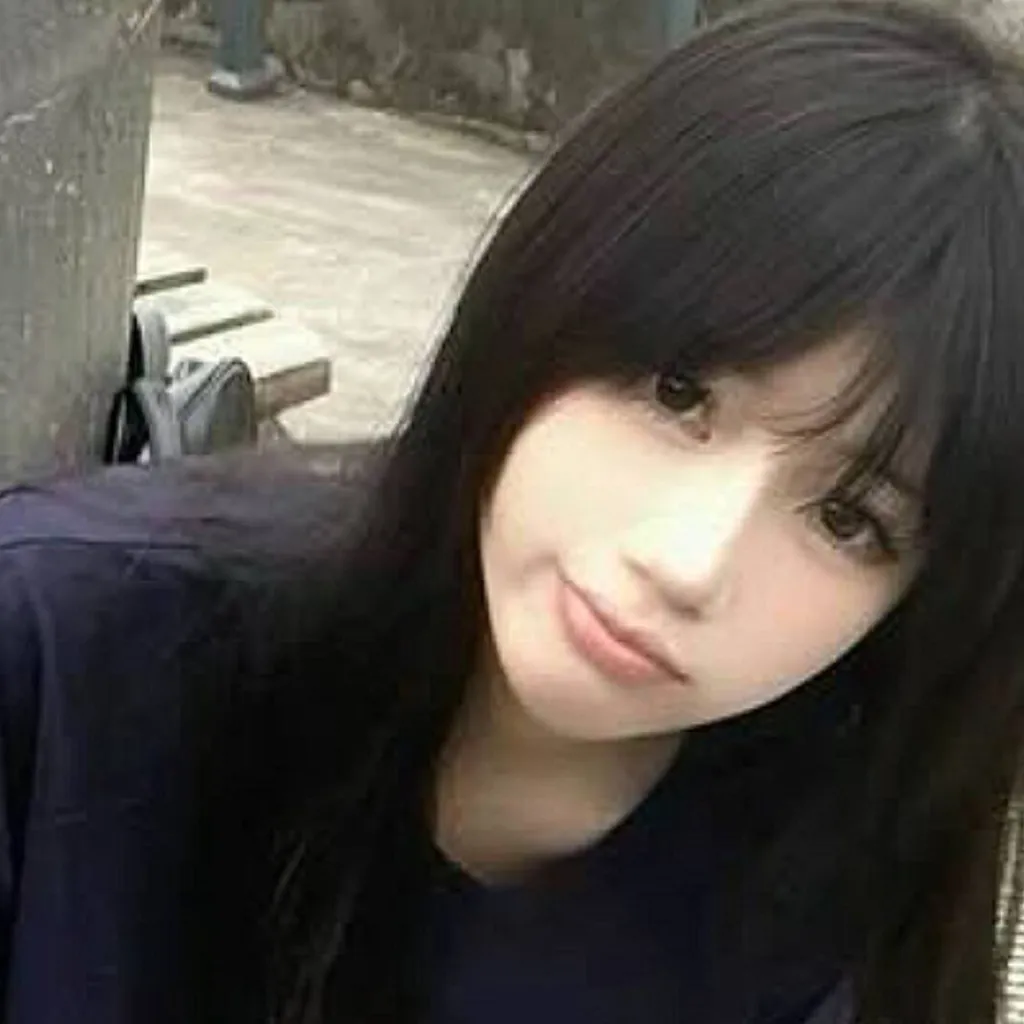 chat with ai character: Ayame