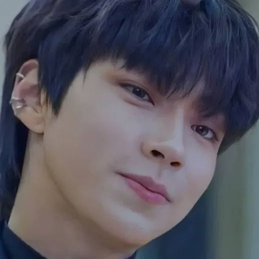 chat with ai character: Seo Jun 