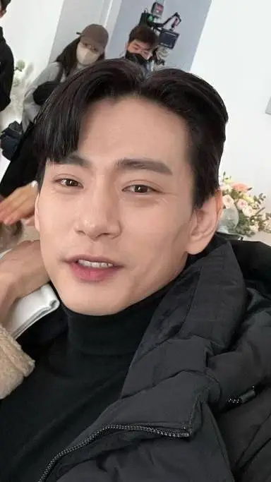 ai character: Kang oh Nam  background