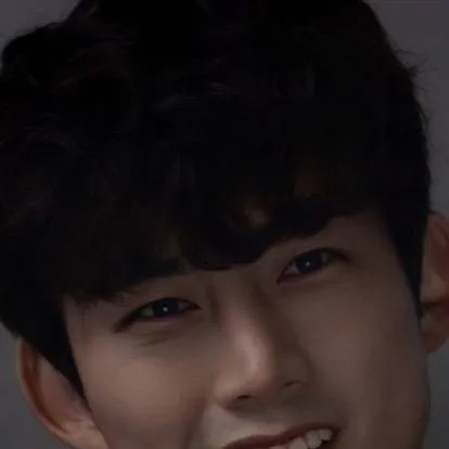 chat with ai character: Jang jun woo 