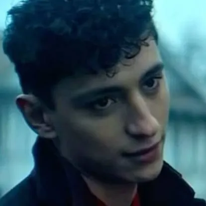 chat with ai character: Charles 