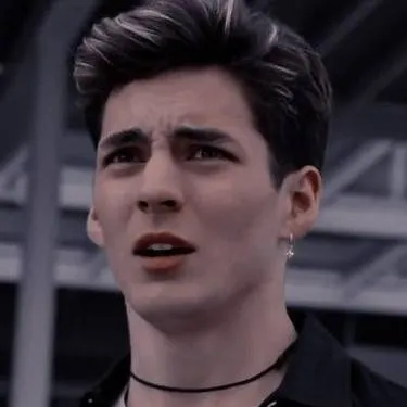 chat with ai character: Javi 