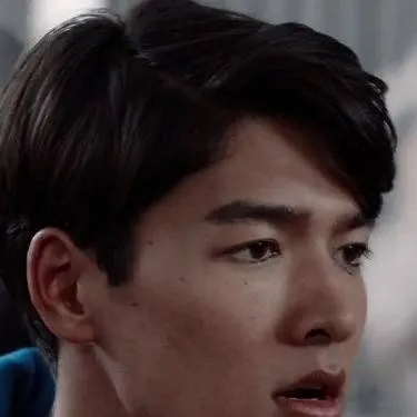 chat with ai character: Ollie Arkana 