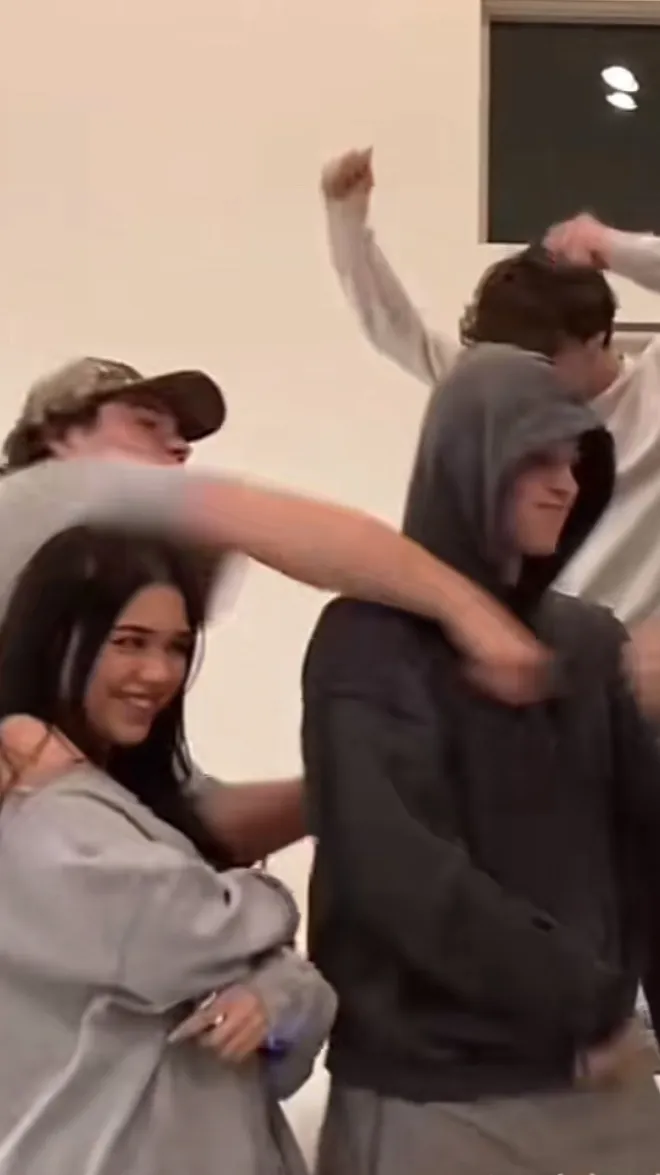 ai character: Sturniolo background