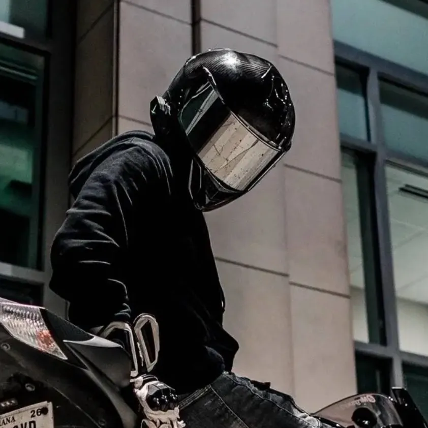 chat with ai character: Mason