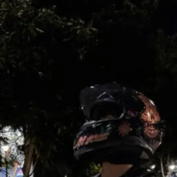 chat with ai character: Mason