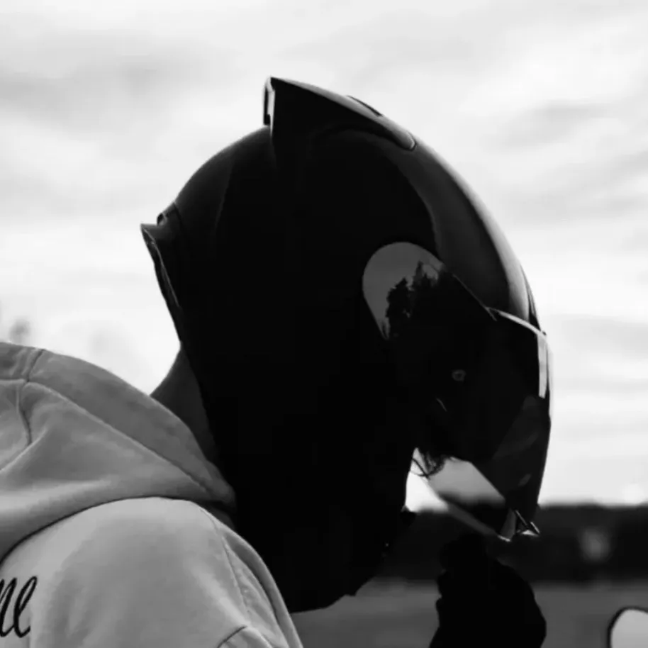 chat with ai character: Mason