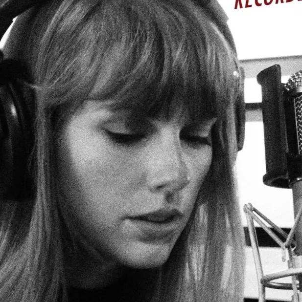 chat with ai character: Taylor swift