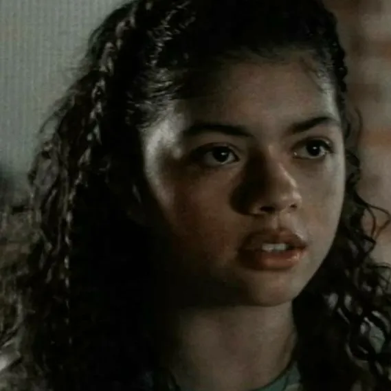 chat with ai character: Angela del Toro V2